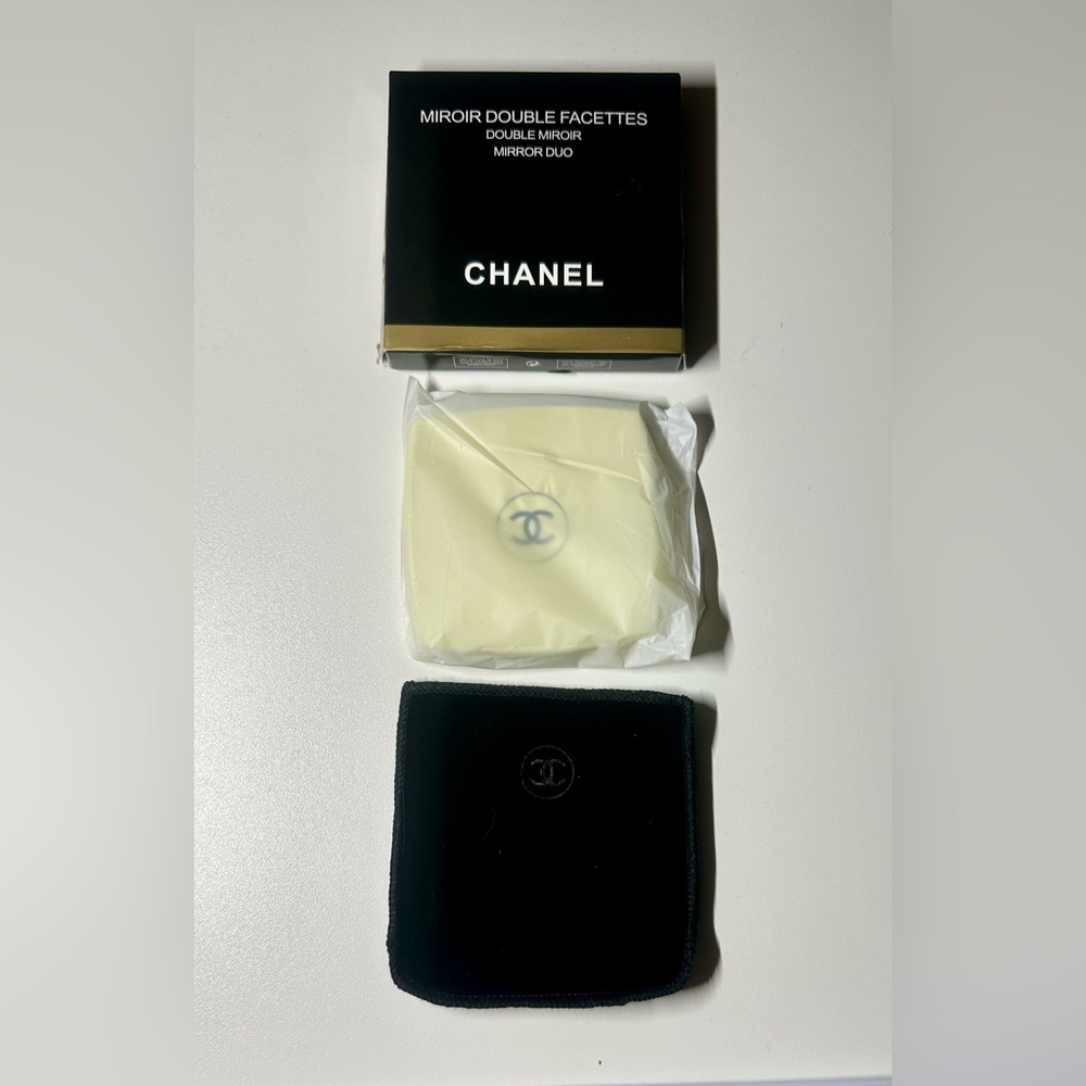 CHANEL Mirror Duo Compact Double Facette in Yellow GWP NWB - Picture 8 of 10